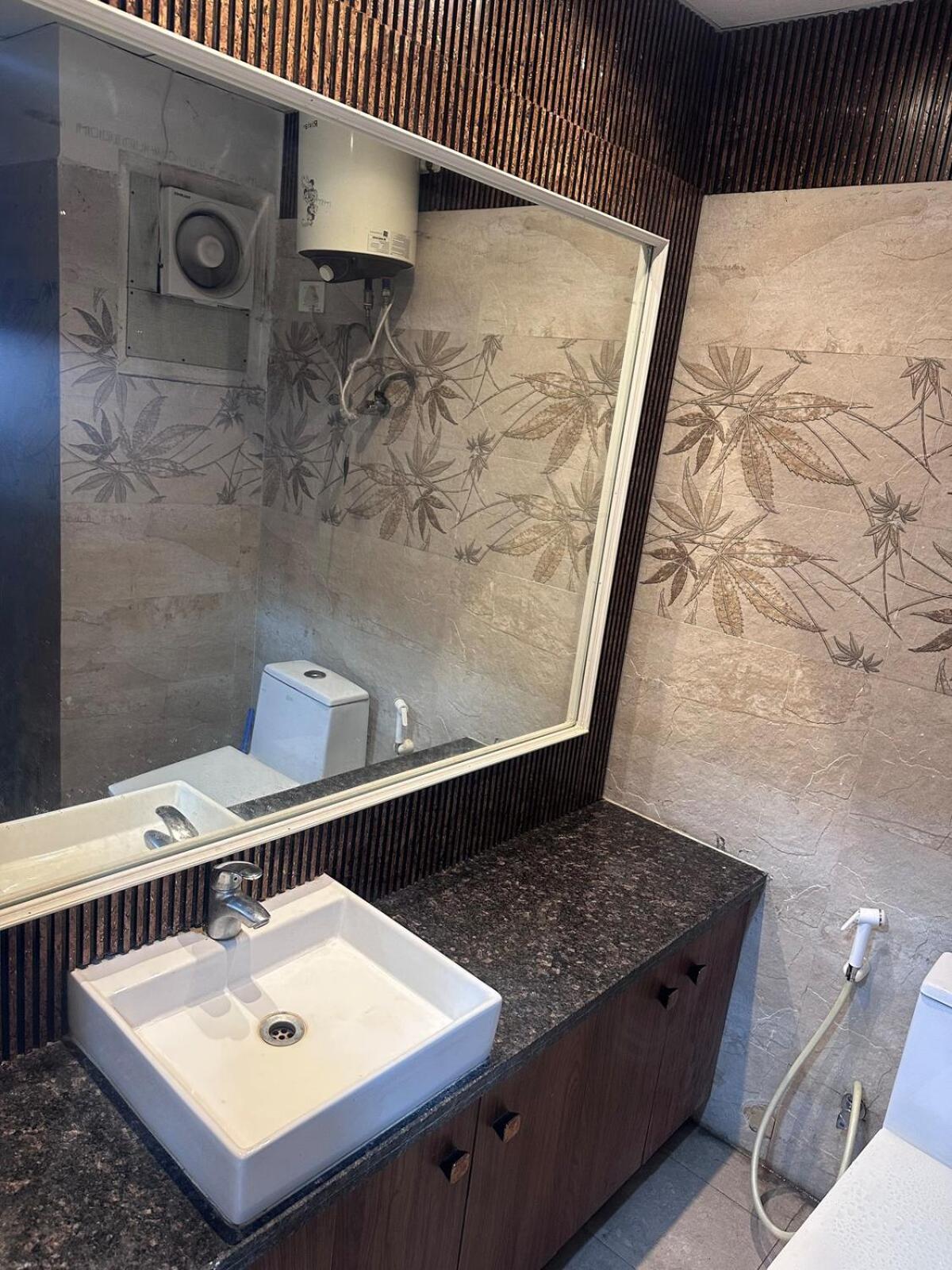Hotel Velvet Greater Noida Esterno foto