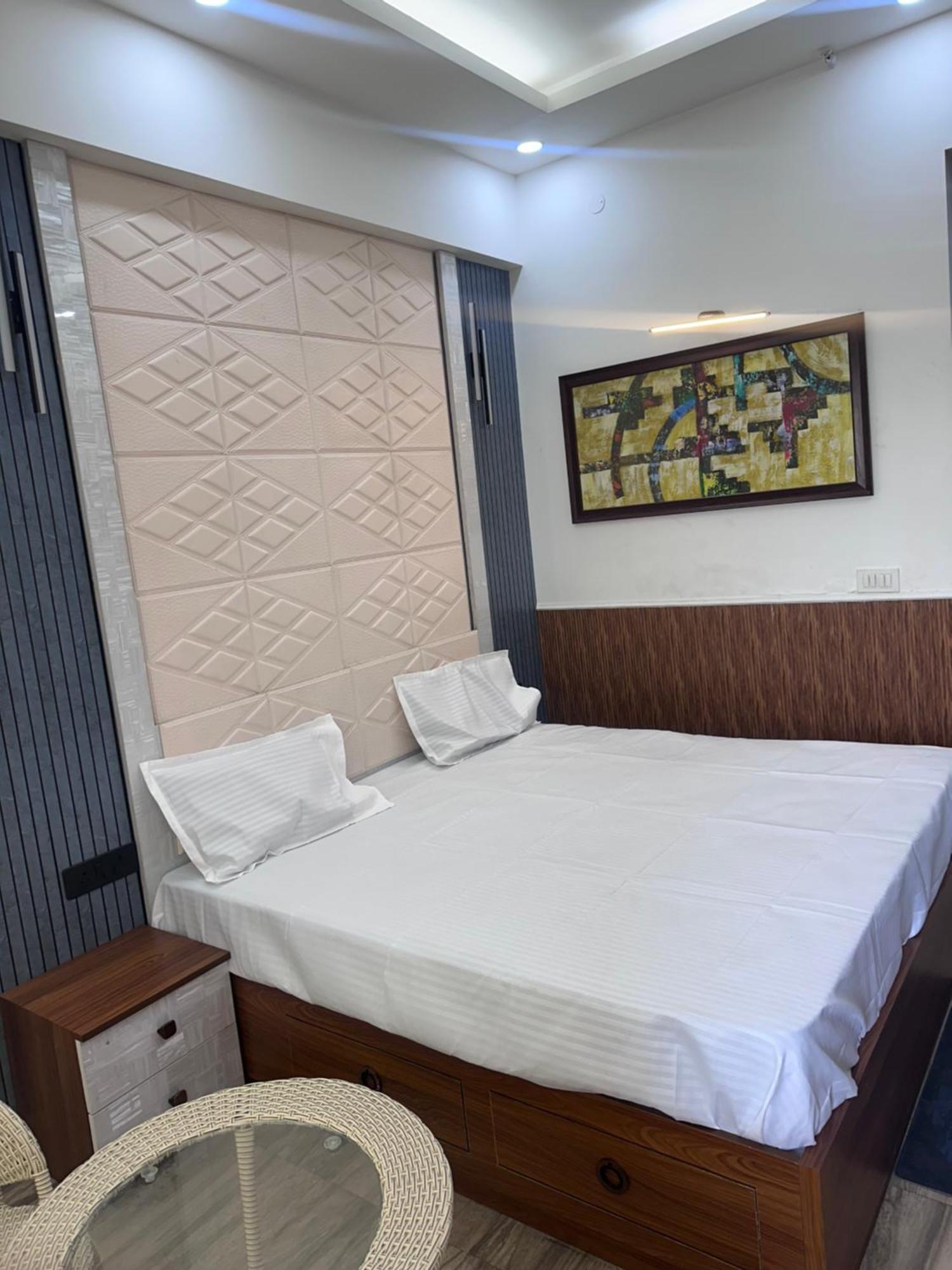 Hotel Velvet Greater Noida Esterno foto